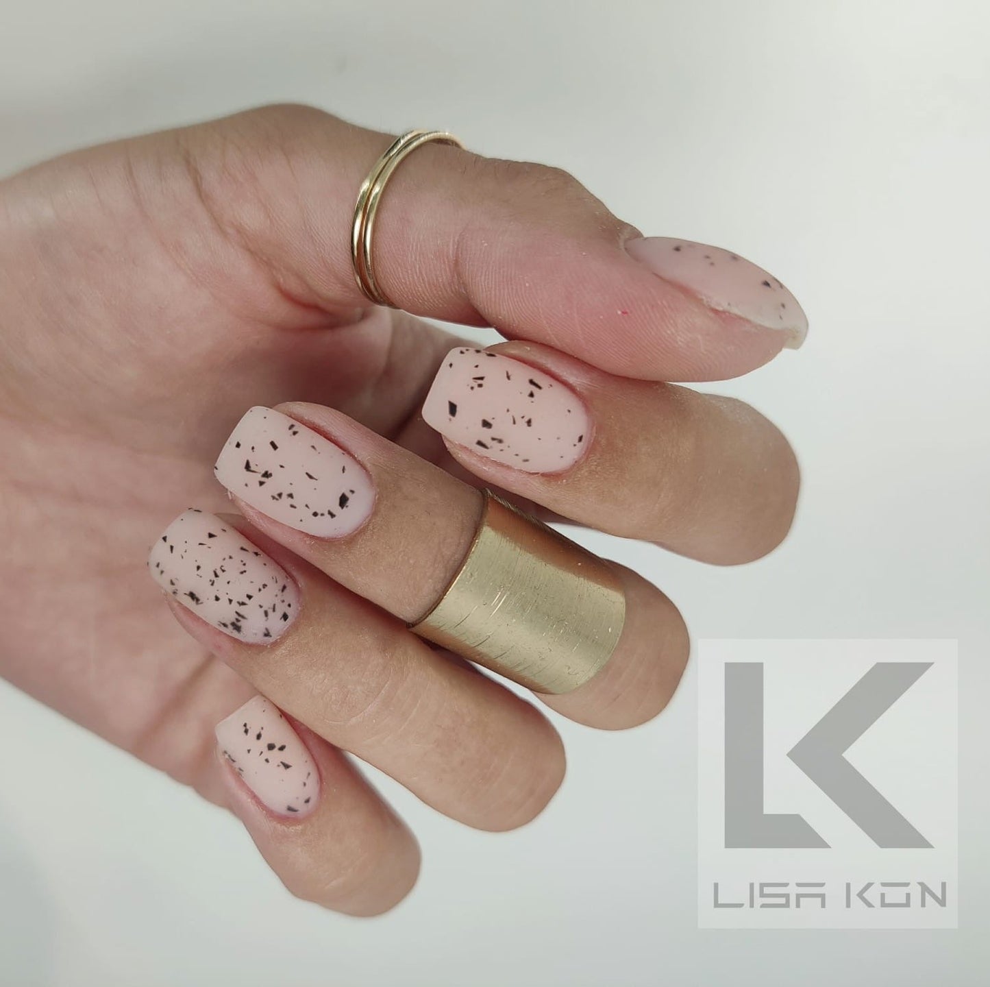 LisaKon Black Sand Top Coat #2 – Black Flakes Eggshell Top