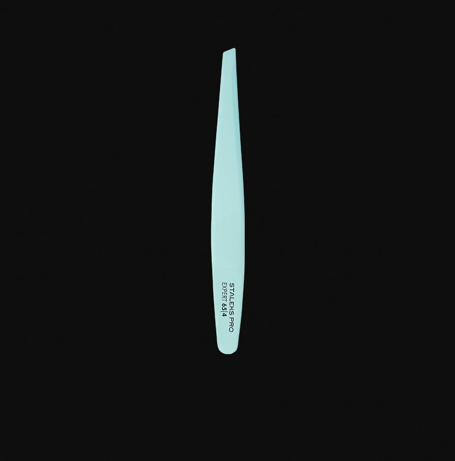 Eyebrow tweezers EXPERT 65 TYPE 4 (slant, blue)