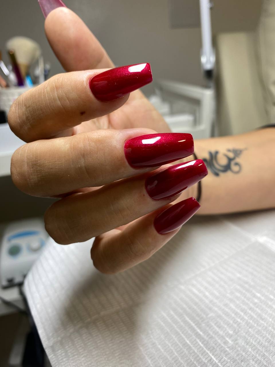 Gel Polish 77 Metallic Red