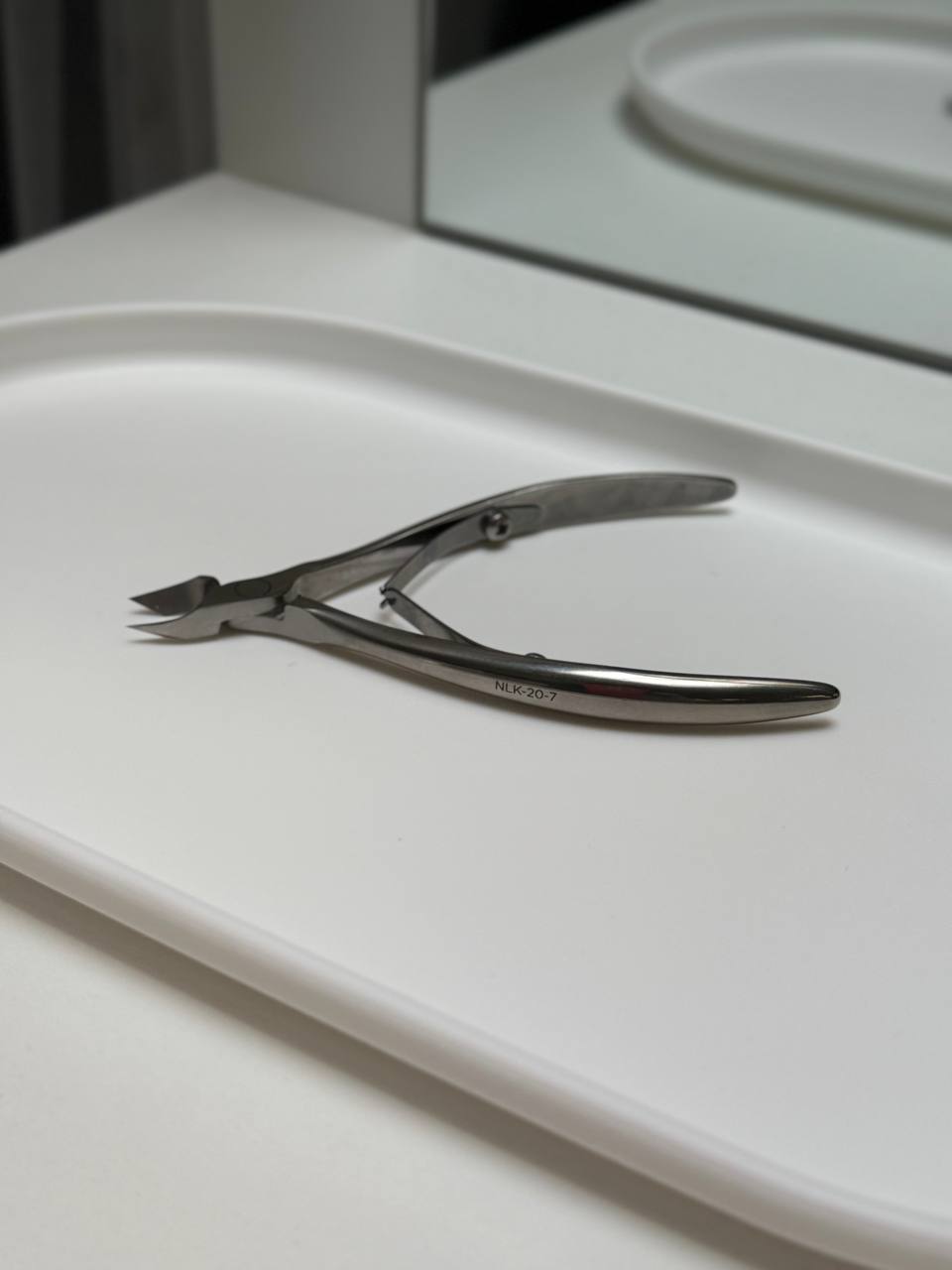 Professional Cuticle Nippers NLK-20-7 by Lisa Kon