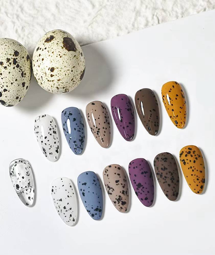 LisaKon Black Sand Top Coat #2 – Black Flakes Eggshell Top